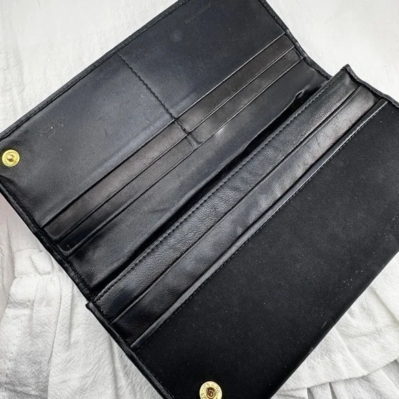AUTHENTIC Prada wallet. Black. - Picture 2 of 15